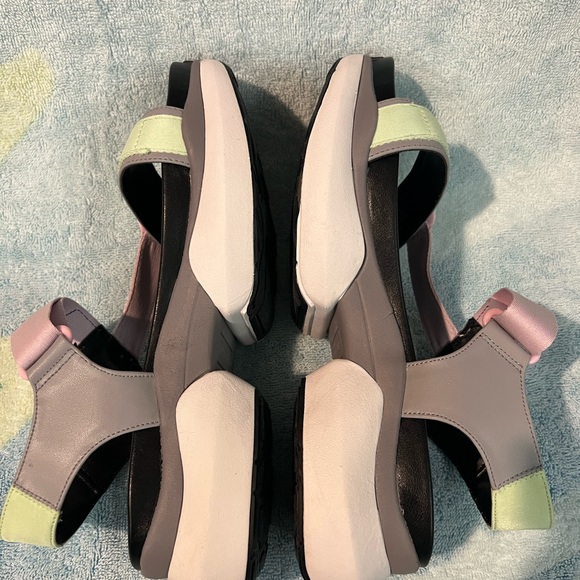 Nurture ROAM Multicolor 1-2” Platform / Block Heel Sandals Sz-9.5 - Picture 5 of 5